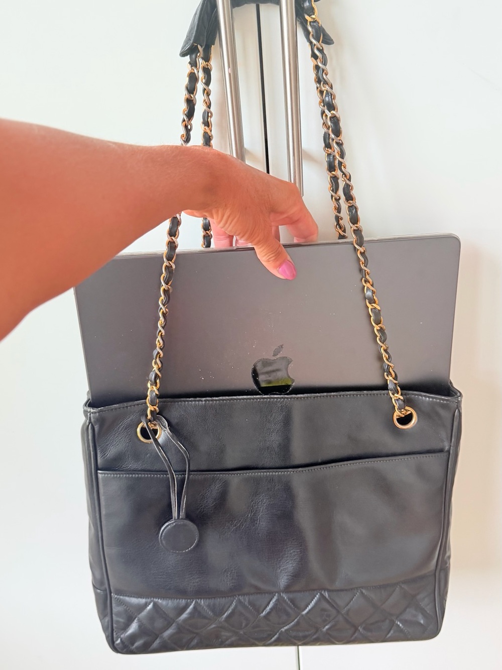 CHANEL Black Leather Chain-Handle Shoulder Bag - Picture 7 of 10